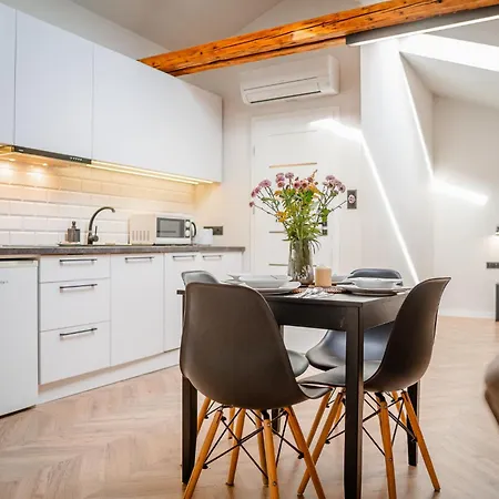 Old Town Siemieradzkiego By Hosty Krakkó