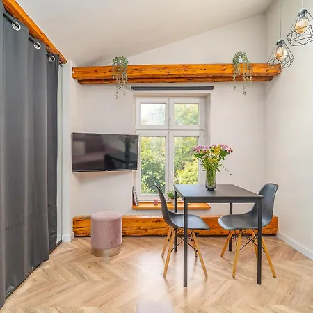 Old Town Siemieradzkiego By Hosty * Cracovie