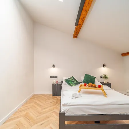 Old Town Siemieradzkiego By Hosty * Kraków