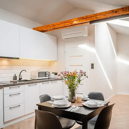 Old Town Siemieradzkiego By Hosty Apartman Krakkó