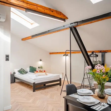 Old Town Siemieradzkiego By Hosty Krakow